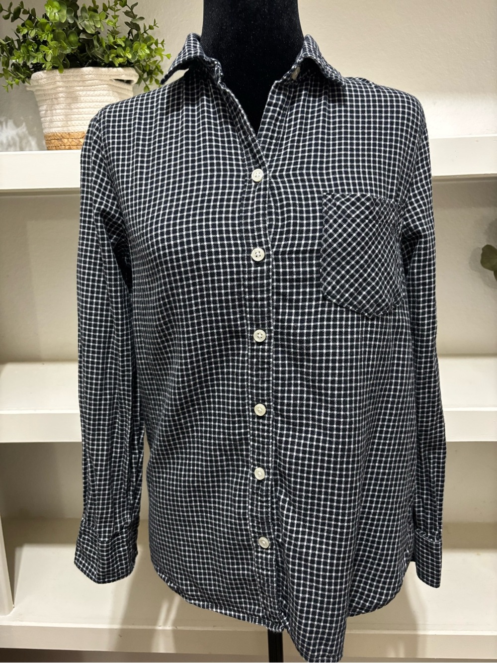 Old Navy Black & White Checked Button-Down Shirt